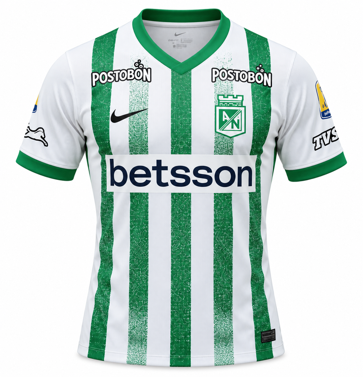 Camiseta de Atlético Nacional 2025 local blanca con rayas verdes, cuello verde en V, betsson al pecho y Postobón a los lados