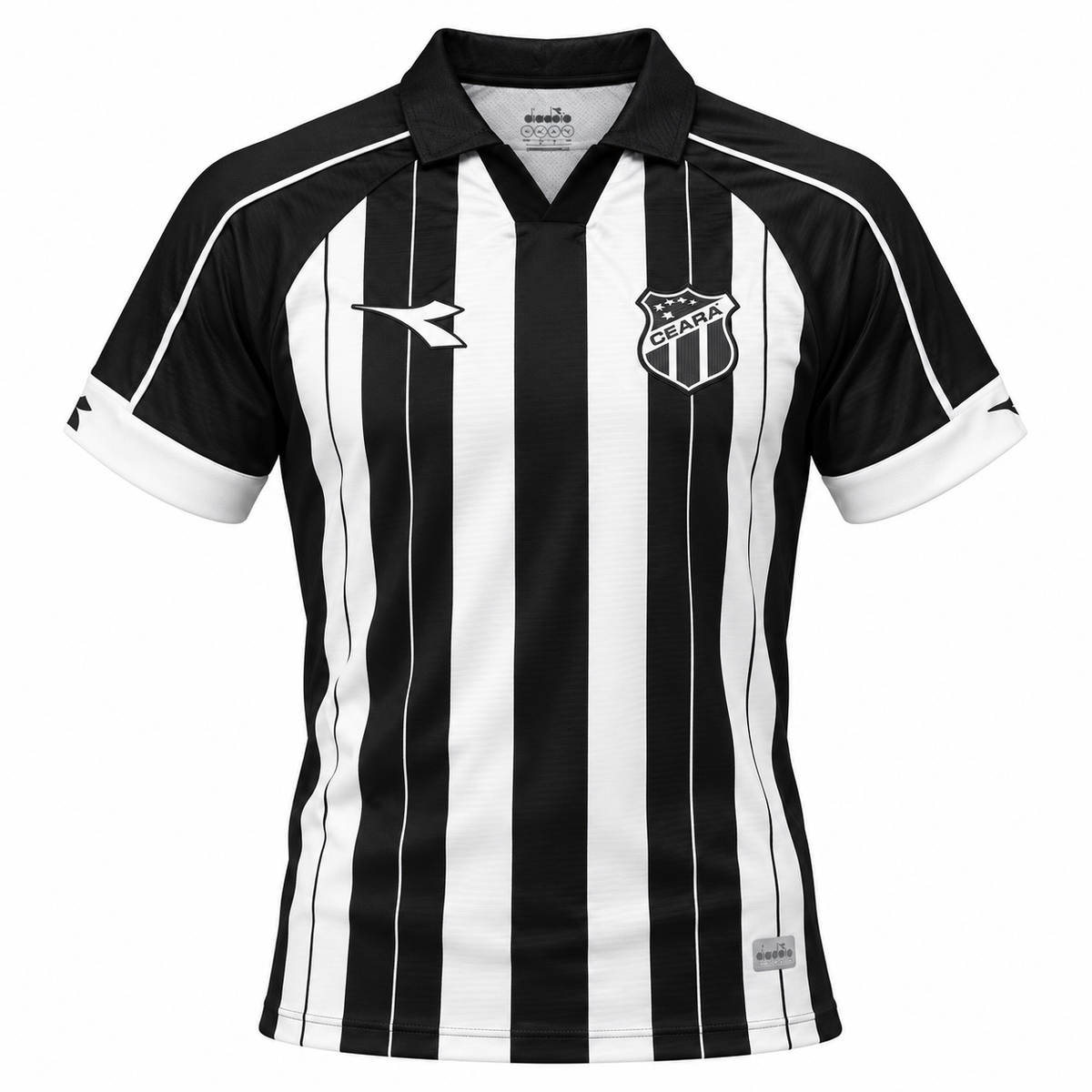 Camiseta local del Ceará con rayas verticales negro y blanco y cuello polo