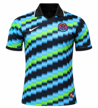 Camisa da Inter de Milão Nike com listras em blocos azuis, verdes e pretas