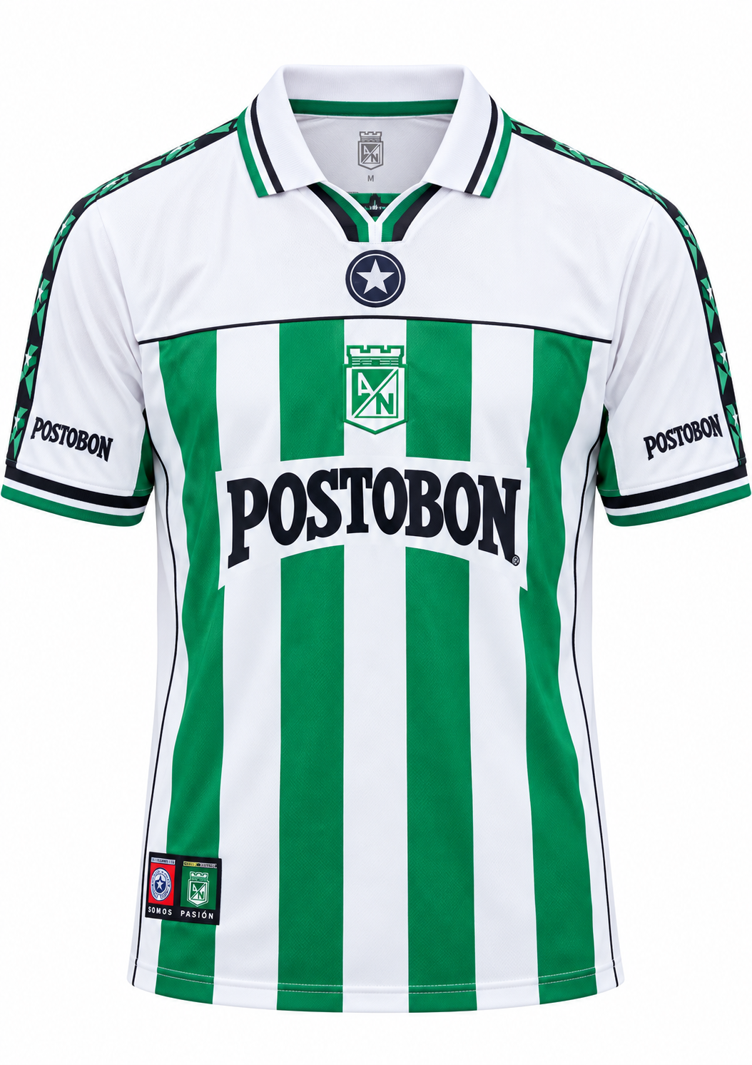 Camiseta retro de Atlético Nacional 2001 con rayas verdes y blancas, cuello polo y Postobón al pecho, foto de estudio