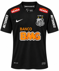 Camiseta negra del Santos 2012 del centenario, con el sello 1912-2012 sobre el escudo