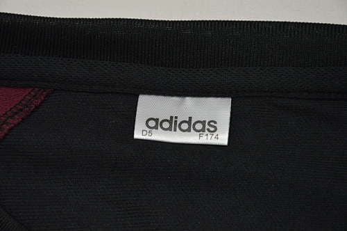 Buzo Retro Newcastle 1996/97 Entrenamiento Buzo_retro_del_Newcastle_United_1996_97_adidas | Velocity Savage - Ropa Deportiva de Fútbol en Colombia