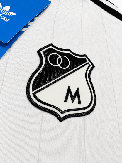 Camiseta Millonarios 80 años edición especial con escudo bordado