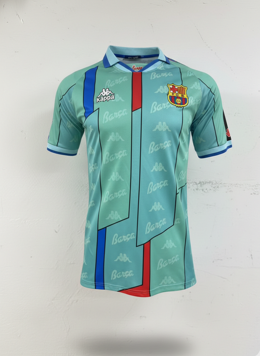 Camiseta retro FC Barcelona temporada 1996-1997 marca Kappa, color azulgrana con detalles blancos y logos en las mangas.
