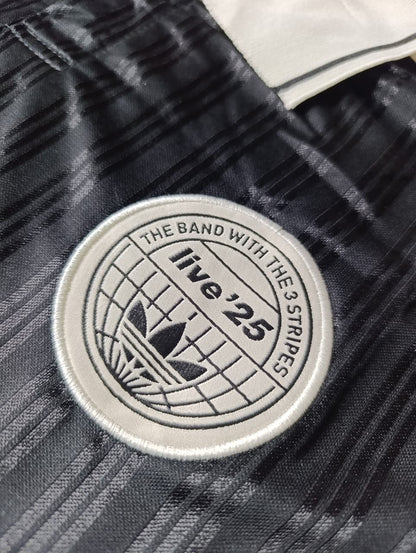 Camiseta Oasis X Adidas Tour 3 Rayas