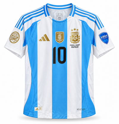 Front of the Argentina 2024 jersey with the 10 and the inscription of the final against Colombia in Miami Gardens