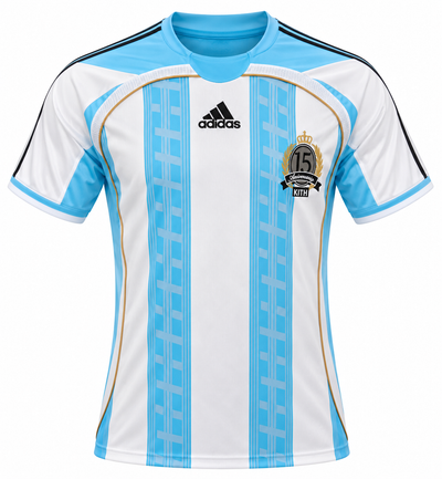 Camiseta Argentina adidas x KITH blanca con franjas celestes y parche 15