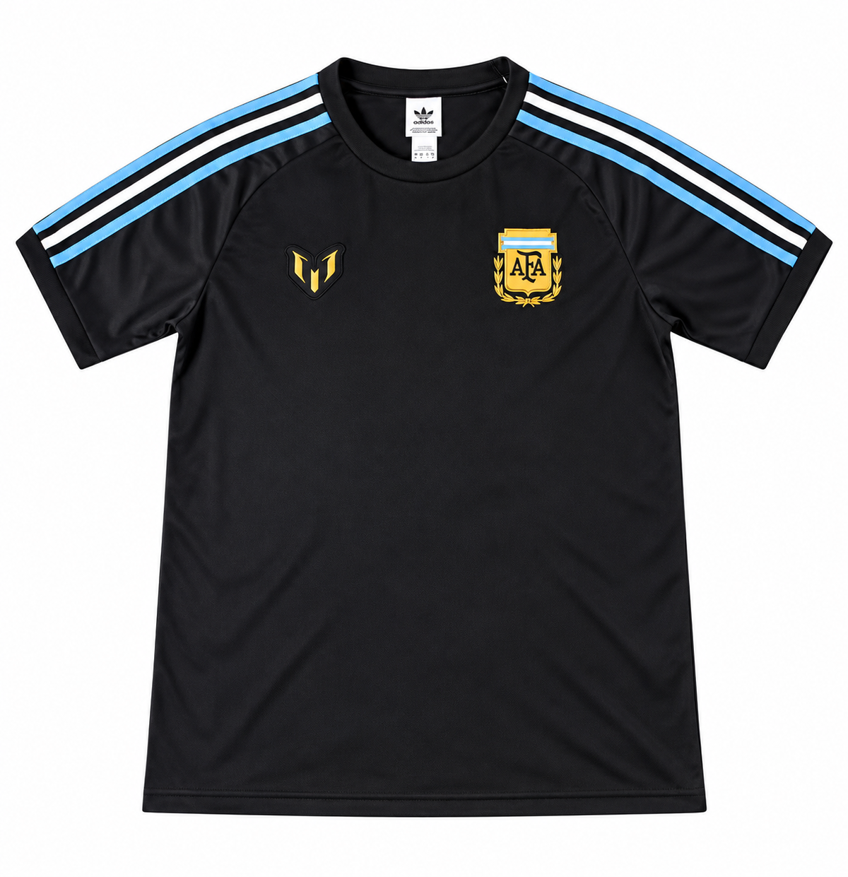 Camisa preta Argentina x Messi com listras celestes e brancas nos ombros, logo do Messi e escudo da AFA dourados