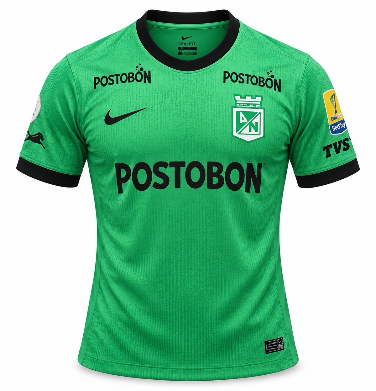 Camiseta verde de Atlético Nacional con cuello y puños negros, Postobón en negro al pecho y Nike en negro