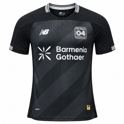 Frente de la camiseta negra del Bayer Leverkusen europea 2026-27, con bandas diagonales en tono y patrocinador Barmenia Gothaer