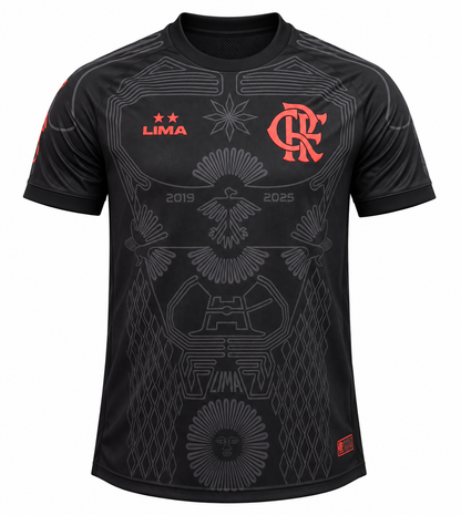 Frente da camisa preta do Flamengo Lima 2019-2025, com o escudo, duas estrelas e desenhos das linhas de Nazca