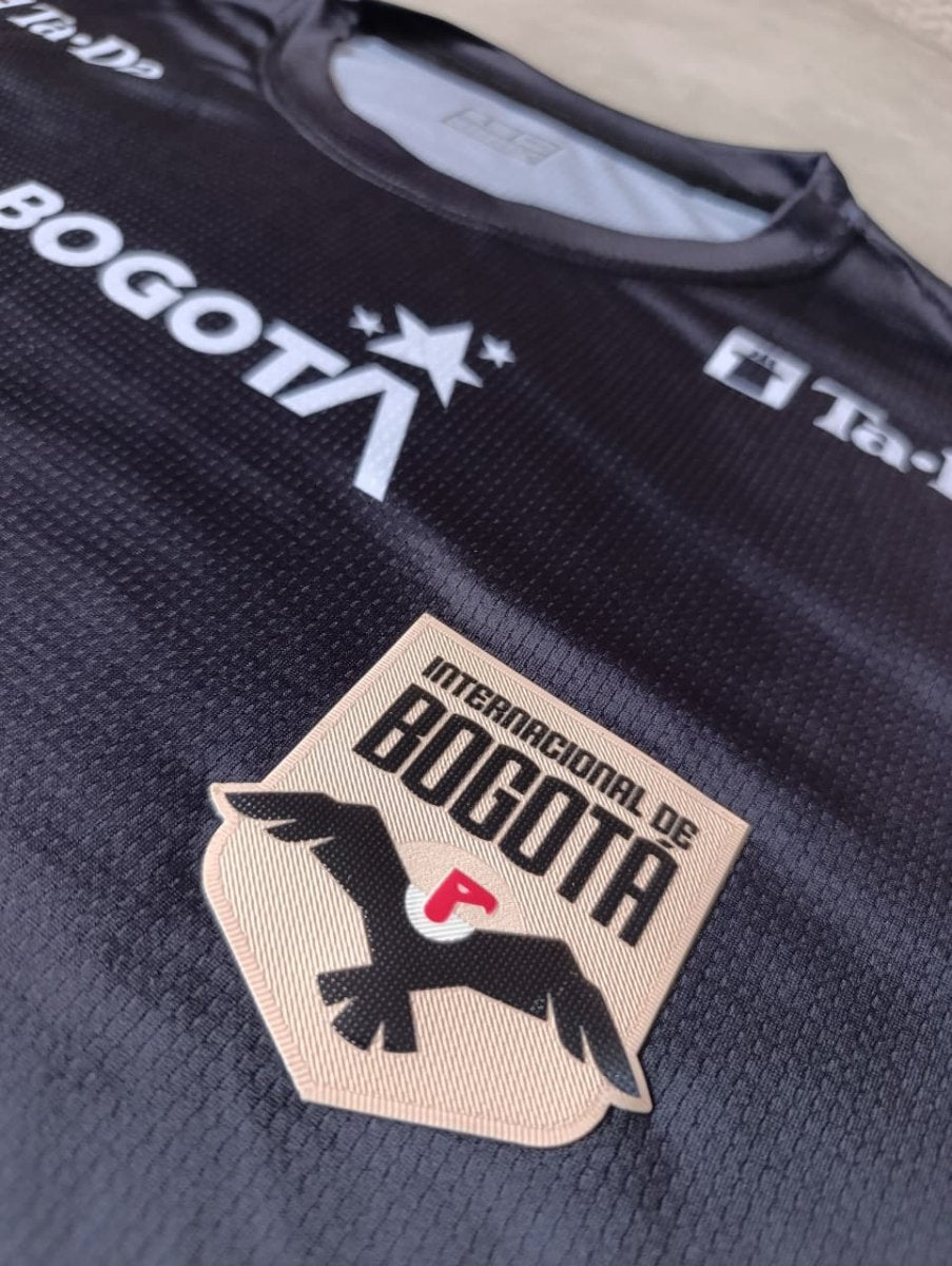 Camiseta Internacional de Bogotá Visitante Negra | Velocity Savage