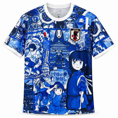 Camiseta azul de Japón con escenas de anime: la casa de baños, una niña de pelo negro y espíritus
