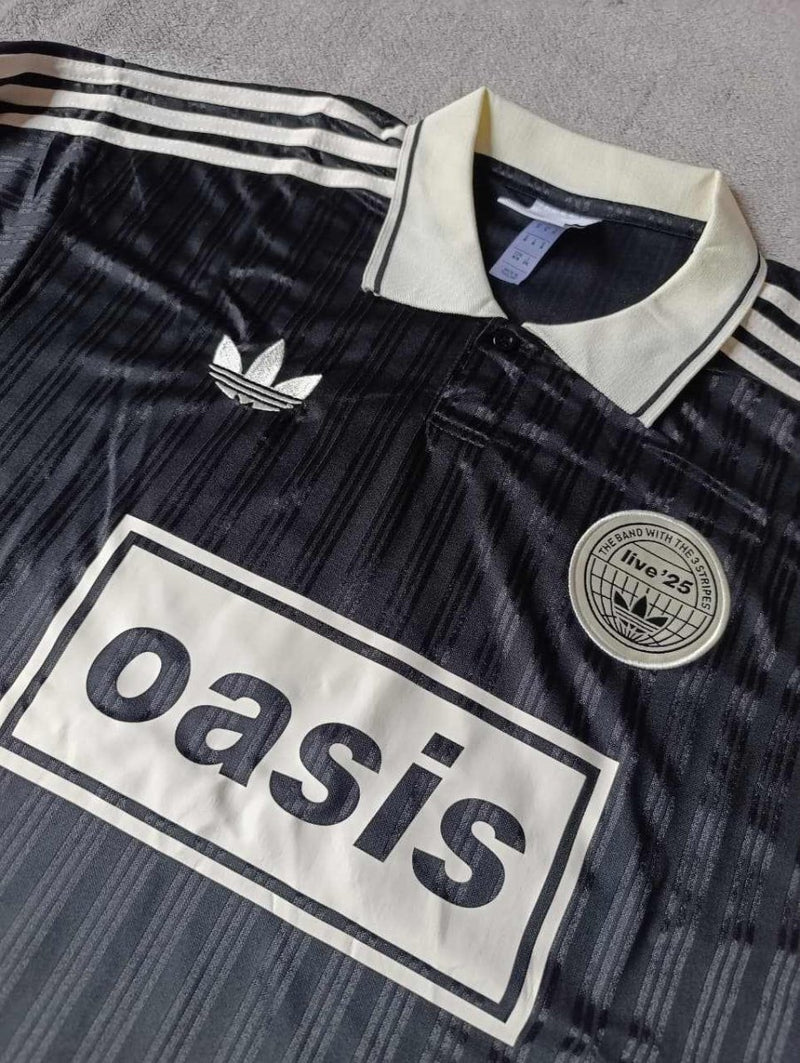 Camiseta Oasis X Adidas Tour 3 Rayas