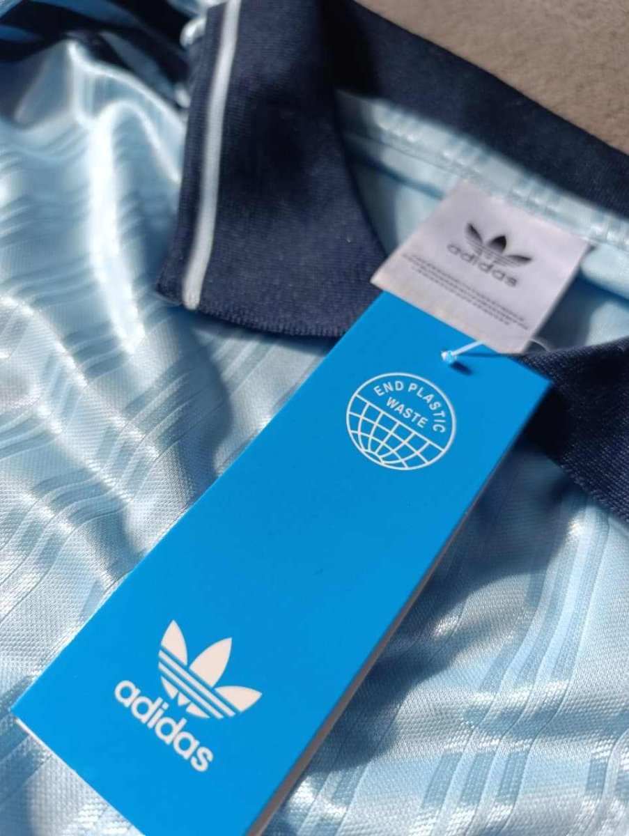 Camiseta Oasis X Adidas Tour 3 Rayas | Velocity Savage