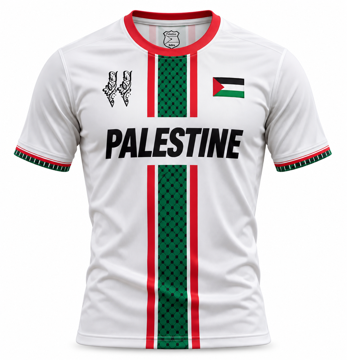 Camisa Palestina branca com PALESTINE no peito, a bandeira e uma faixa verde com padrão de kufiya entre faixas vermelhas