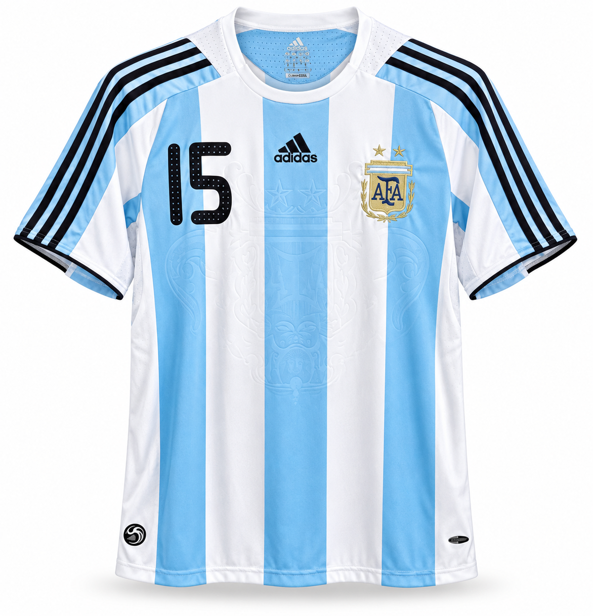 Frente da camisa retrô da Argentina 2008 com o 15 no peito e três listras pretas nas mangas