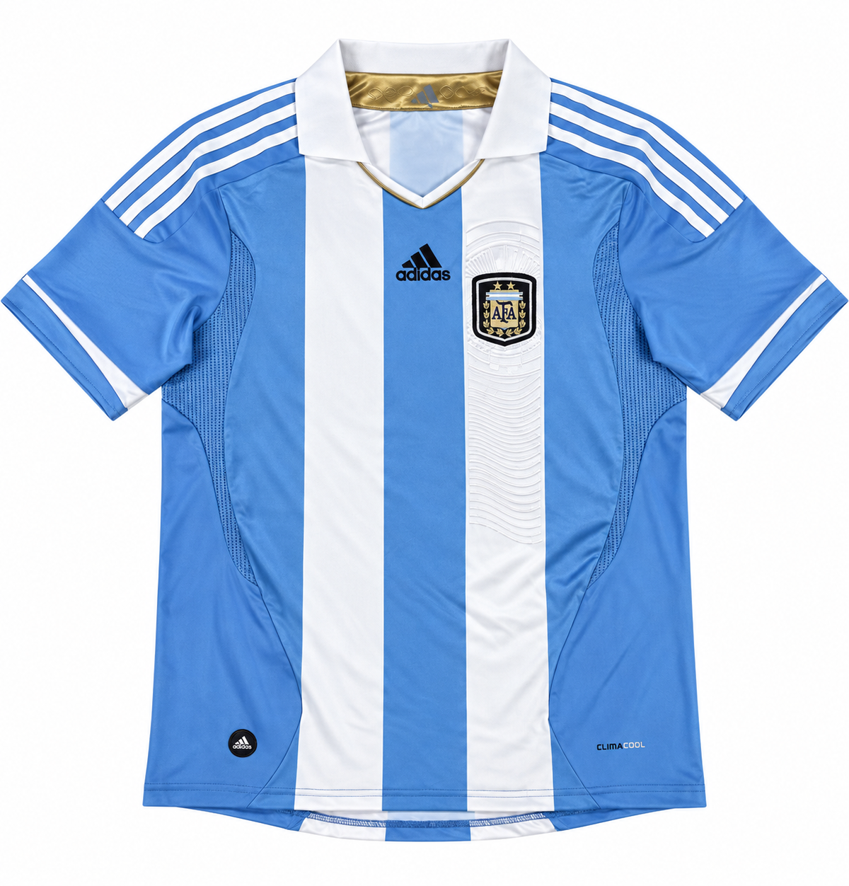 Frente da camisa retrô da Argentina 2011, alviceleste com gola polo branca e escudo da AFA