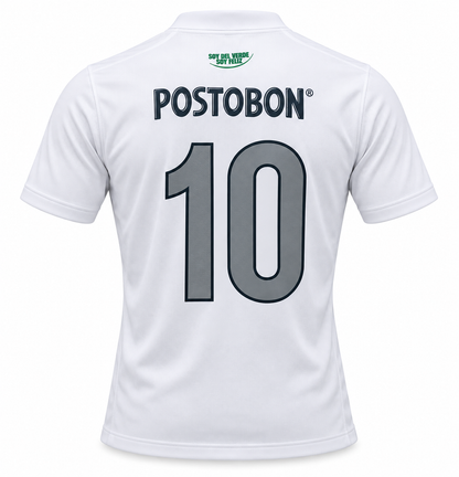 Espalda de la camiseta retro blanca de Atlético Nacional 2013 con Postobón y el número 10 en gris