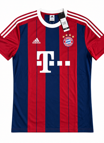 Camiseta retro del Bayern Múnich a rayas verticales rojas y azul oscuro, con mangas rojas, tres franjas blancas y el escudo del club