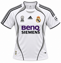 Camiseta retro blanca del Real Madrid 2006/07 con paneles grises y BenQ Siemens en morado y negro