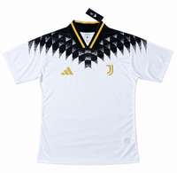 camisa de apresentação da Juventus com escudo e logos termocolados