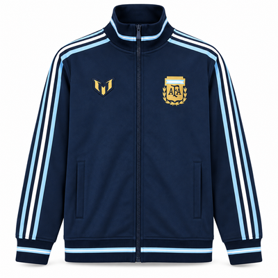 Jaqueta azul-marinho Argentina x Messi com três listras celestes e brancas, logo do Messi e escudo da AFA dourados