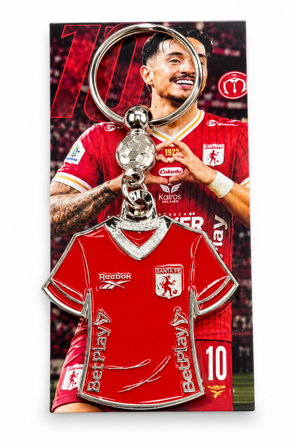 Chaveiro do Independiente Santa Fe com a camisa vermelha e o escudo do leão em metal prateado, com argola e pingente de bola