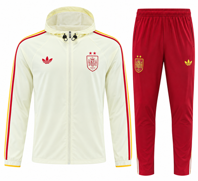 Sudadera de la Selección de España: chaqueta crema con capucha y pantalón rojo con escudo