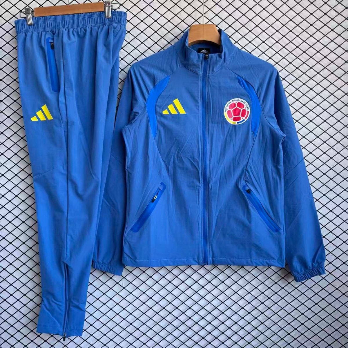 Sudadera Selección Colombia Azul Versión Jugador y Fan - Calidad 1:1 | Velocity Savage